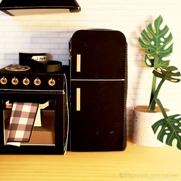 How to make a dollhouse refrigerator